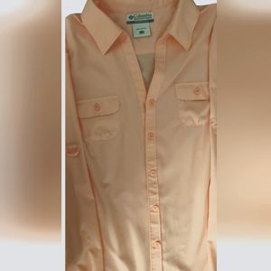Columbia Womens lightweight button-down blouse
